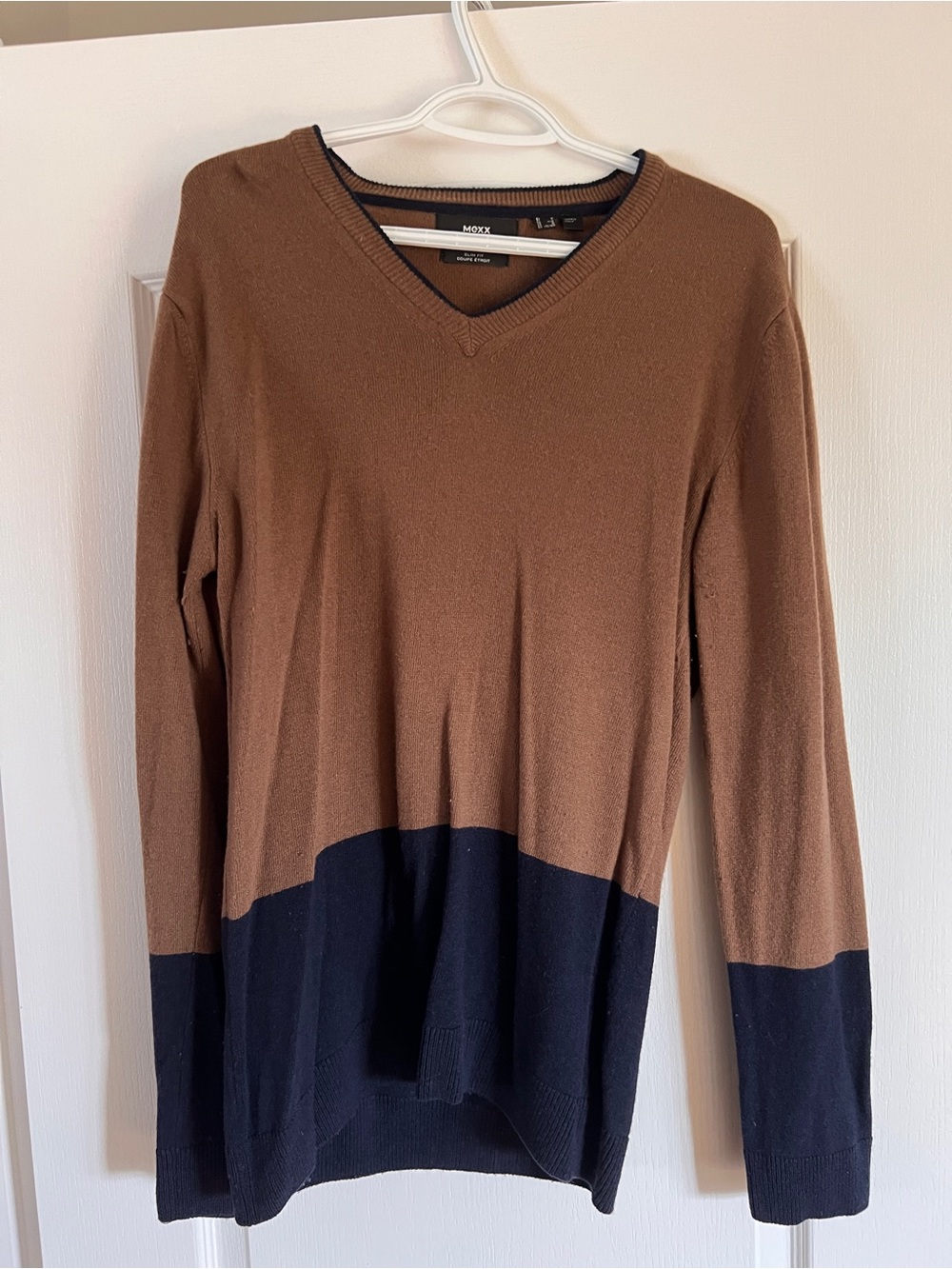 Mexx Men's Brown and Navy Colorblock V-Neck Sweater